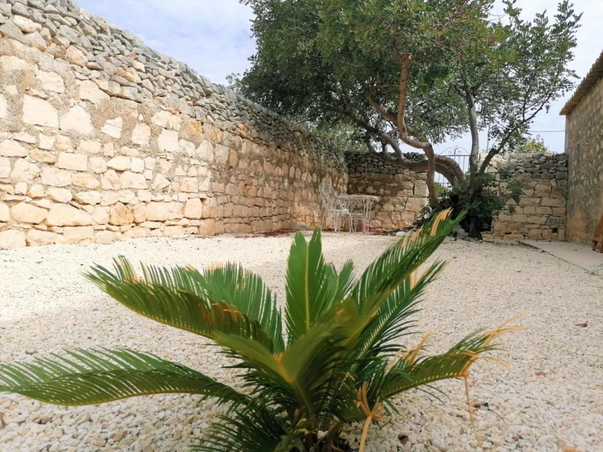 Il Baglio Di Kharrub Rural Guest House ポッツァッロ エクステリア 写真