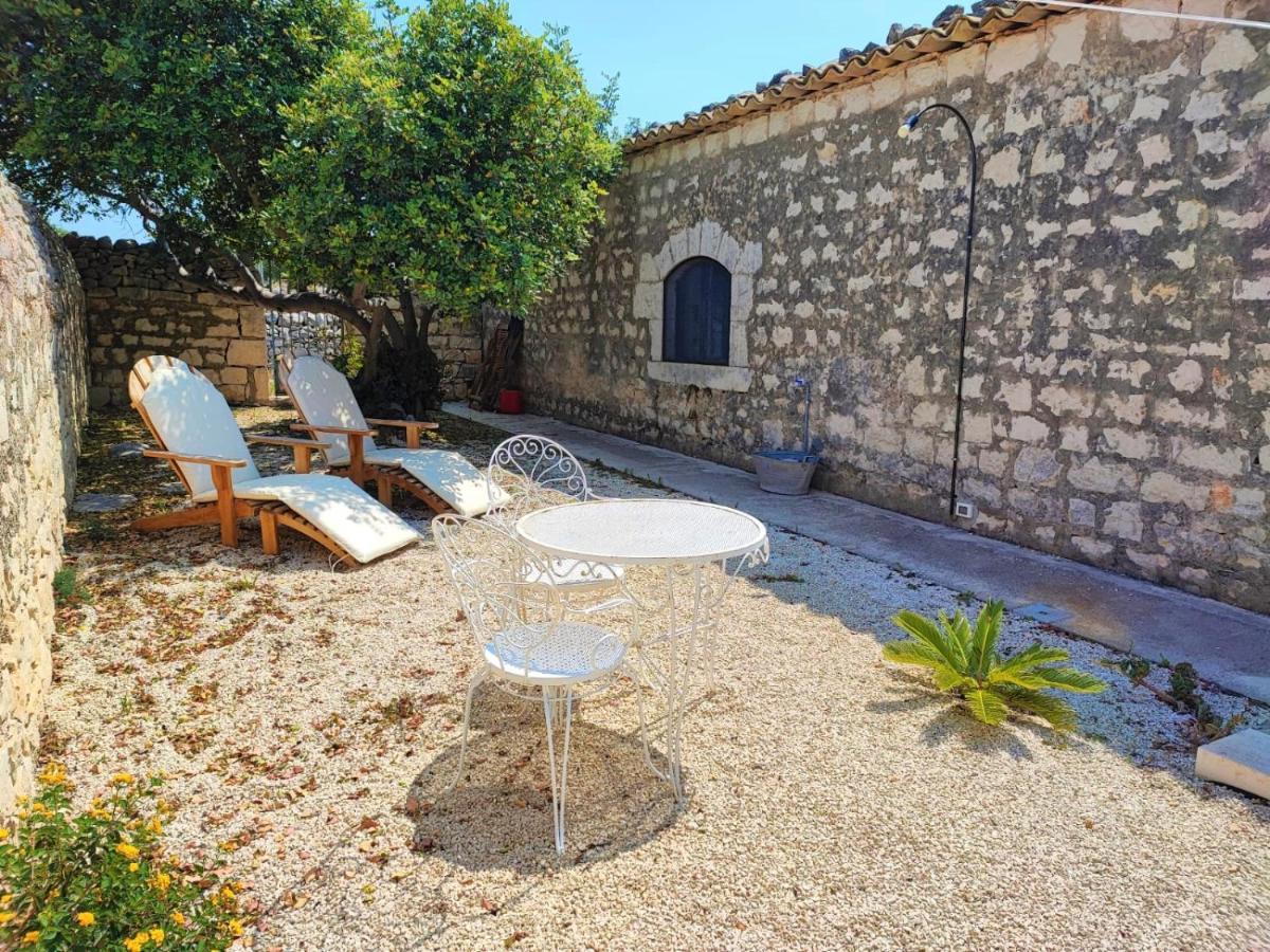 Il Baglio Di Kharrub Rural Guest House ポッツァッロ エクステリア 写真
